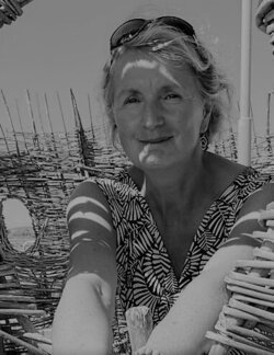 Follow Christine desplanque on Select