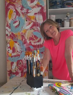 Follow susanne kirchschlager on Select