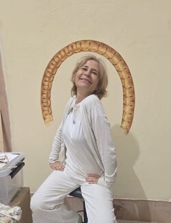 Follow Annie Vandemalle on Select