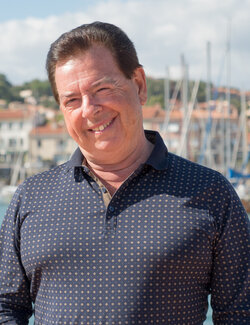 Follow Philippe Urbin on Select