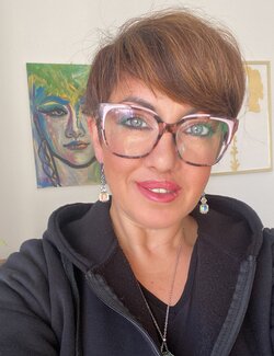 Follow katia cona vitello on Select
