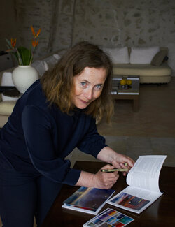 Follow Sonja Kalmanfi on Select