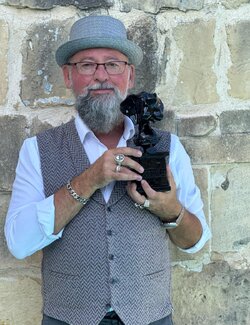 Follow Olaf Neumann on Select