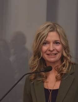 Follow Tanja Schnabl on Select