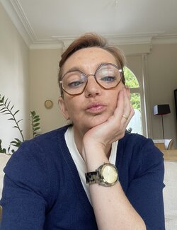 Follow Delphine Vanpoperinghe-Logié on Select