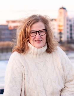 Follow Suzanne Kubach on Select