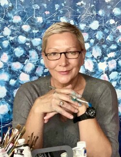 Follow Ewa Kaczmarek on Select