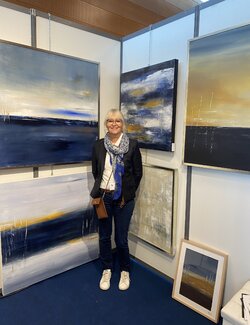 Follow Christine Barth Mroz on Select