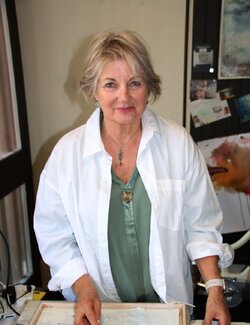 Follow Irmgard Risch on Select