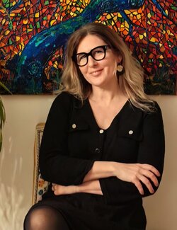 Folgen Sie Elena Lanceleux auf Select