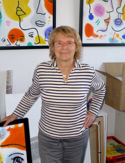 Follow Chantal DUFOUR on Select