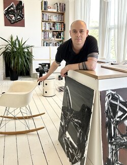Follow Elad Eisenstein on Select