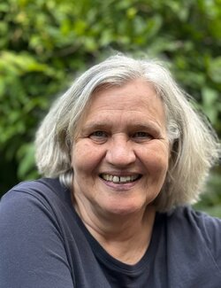 Follow Sylvia Tabea Schmitz on Select