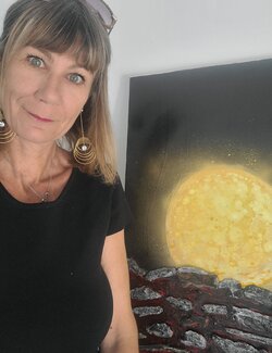 Follow Myriam Guillemeau on Select