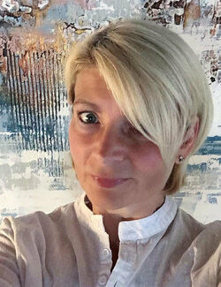 Follow Inez Froehlich on Select