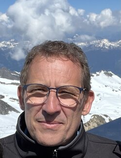 Follow Peter Maier on Select