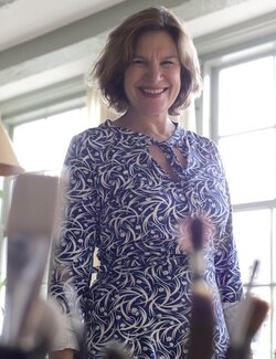 Follow Ana Fuchs on Select