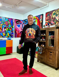 Follow Uli Fischer on Select