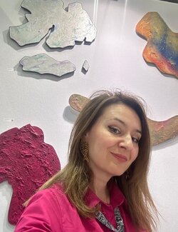Follow Ana Hercigonja Gutschy on Select