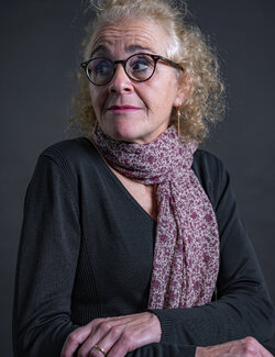 Follow Lucile Travert on Select