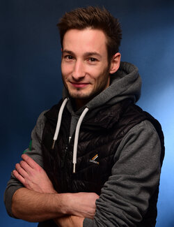 Follow Kim Niklas George on Select