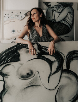 Follow Yana Medow on Select