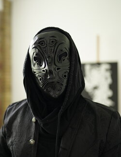 Follow Uomo Nero on Select