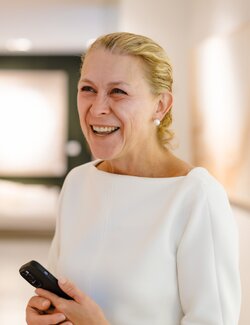 Follow mARTine Houtsaeger on Select