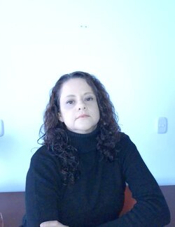 Follow Paola Carrera on Select