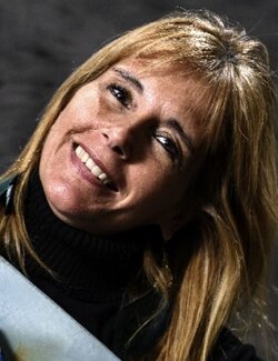 Follow Mariana Pereira on Select