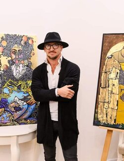 Follow Vasyl Netsko on Select