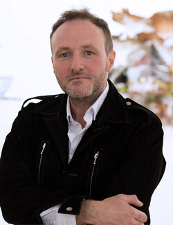 Follow Frédéric Daty on Select