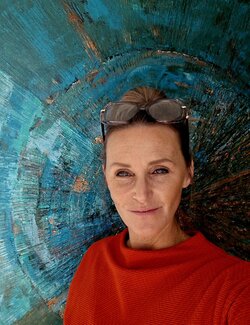 Follow Elisabeth Verwaest on Select