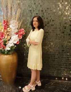 Follow Sonali Sihi on Select