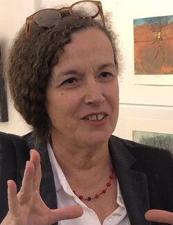 Follow Guillaine Querrien on Select
