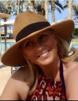 Follow Laura Longhurst on Select