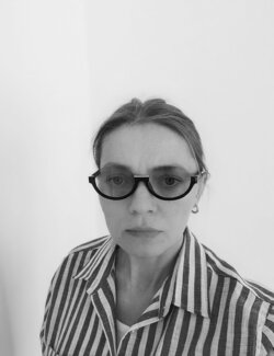 Follow Yuliya CHSHIPACHYOVA on Select