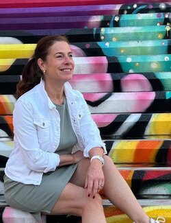 Follow Nathalie Van Helshoecht on Select