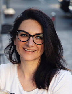 Follow Tetiana Maslyk on Select