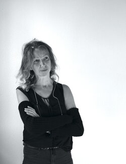 Follow MARINA MABE BERTAGNIN on Select