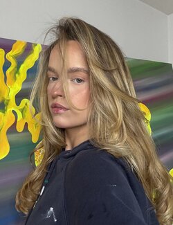 Follow Jade Laurent on Select