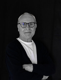 Follow Hans Hof on Select