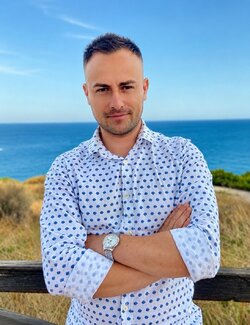 Follow Valentin Paun on Select