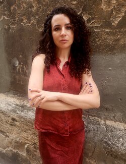 Follow Aurelia Feral on Select