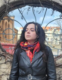Follow Valeria Liebermann on Select