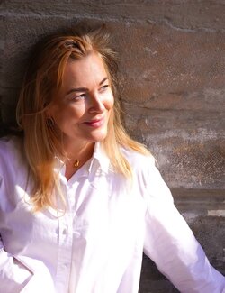Folgen Sie Natalya Mougenot auf Select