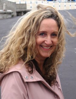 Follow Julee Latimer on Select