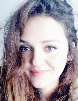 Follow Claudia Barbu on Select