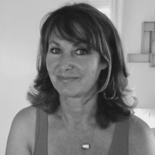 Follow Sylvie Hamou on Select