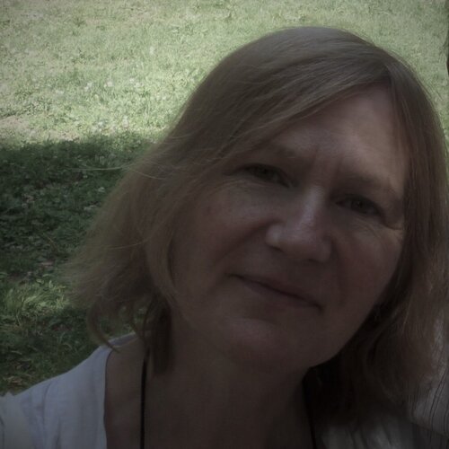 Follow Catherine LE ROUX on Select